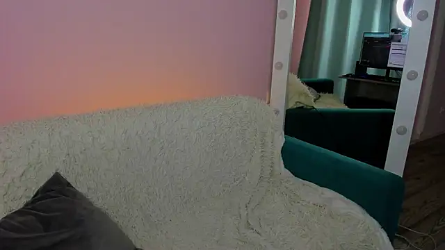 Snapshot of Lisa_Payne chatting on 01-07-25, 08:03 Lisa Payne online show from 01-07-25, 08:03