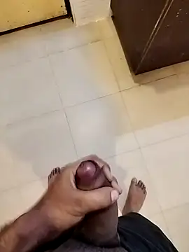 Snapshot of rhlagr85 chatting on 11-12-25, 07:24 rhlagr85 online show from 11-12-25, 07:24