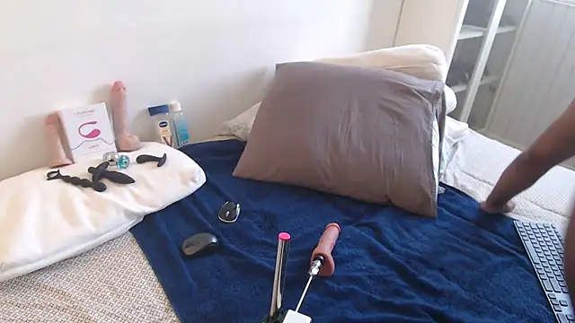 fiitboycam online show from 04-10-26, 10:42