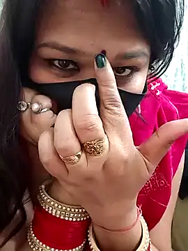 Snapshot of Mayuri77 chatting on 01-23-25, 08:35 Mayuri77 online show from 01-23-25, 08:35