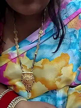 Snapshot of Mayuri77 chatting on 01-25-25, 04:13 Mayuri77 online show from 01-25-25, 04:13