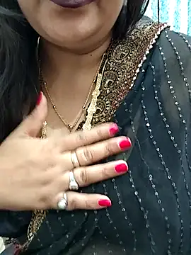 Snapshot of Mayuri77 chatting on 02-15-25, 05:17 Mayuri77 online show from 02-15-25, 05:17