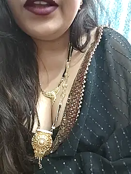 Snapshot of Mayuri77 chatting on 03-10-25, 08:04 Mayuri77 online show from 03-10-25, 08:04