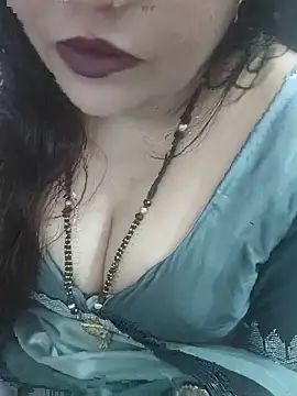 Snapshot of Mayuri77 chatting on 09-16-25, 06:20 Mayuri77 online show from 09-16-25, 06:20