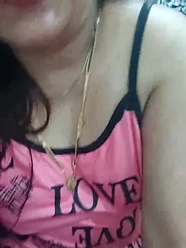 Snapshot of Mayuri77 chatting on 10-08-25, 07:33 Mayuri77 online show from 10-08-25, 07:33