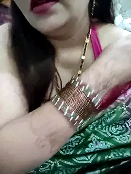 Snapshot of Mayuri77 chatting on 10-16-25, 07:04 Mayuri77 online show from 10-16-25, 07:04