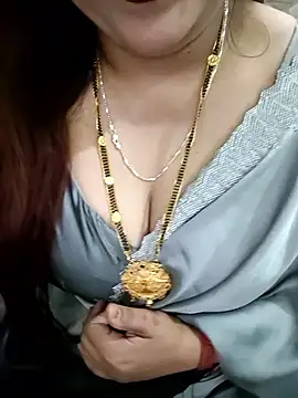 Snapshot of Mayuri77 chatting on 11-12-25, 03:34 Mayuri77 online show from 11-12-25, 03:34