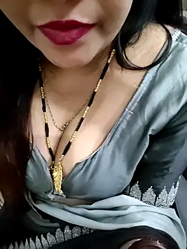 Snapshot of Mayuri77 chatting on 07-23-26, 06:17 Mayuri77 online show from 07-23-26, 06:17