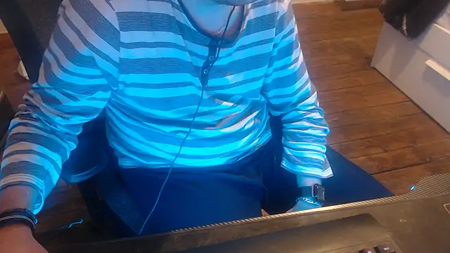 Snapshot of mancreeed chatting on 01-15-26, 11:08 mancreeed online show from 01-15-26, 11:08