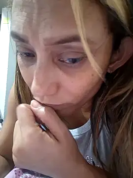 Snapshot of salome_drasin chatting on 05-15-26, 11:45 salome drasin online show from 05-15-26, 11:45