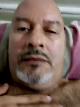 Snapshot of Juan_45 chatting on 07-05-26, 02:29 Juan 45 online show from 07-05-26, 02:29
