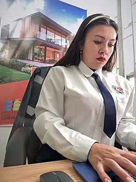 LIZ-06  online show from 11-04-25, 01:54