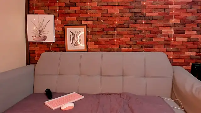 emmamillher online show from 01-31-25, 03:33