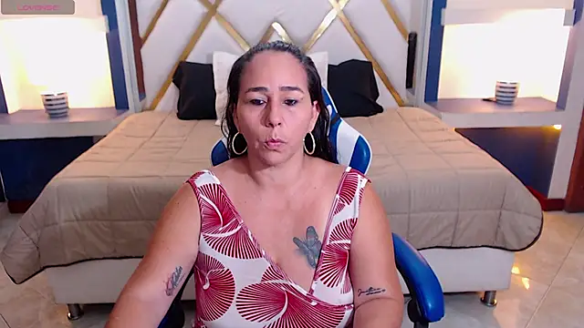 Snapshot of ashleylove_prg chatting on 11-29-25, 02:36 ashleylove prg online show from 11-29-25, 02:36