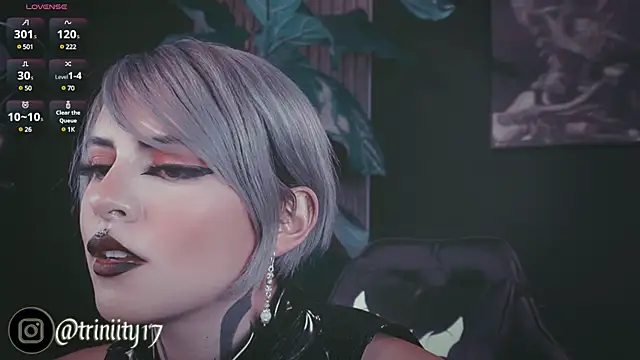 Snapshot of Trinity___s chatting on 01-26-25, 11:18 Trinity s online show from 01-26-25, 11:18