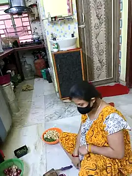 Snapshot of Cute-manisha chatting on 02-19-25, 06:11 Cute-manisha online show from 02-19-25, 06:11