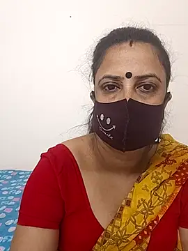 Snapshot of Cute-manisha chatting on 11-13-25, 01:48 Cute-manisha online show from 11-13-25, 01:48