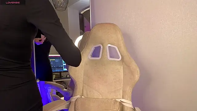 Snapshot of Maddy_Garcia chatting on 01-27-25, 04:54 Maddy Garcia online show from 01-27-25, 04:54