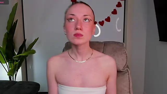 Snapshot of Maddy_Garcia chatting on 02-06-25, 12:54 Maddy Garcia online show from 02-06-25, 12:54