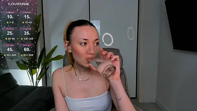 Snapshot of Maddy_Garcia chatting on 02-27-25, 12:43 Maddy Garcia online show from 02-27-25, 12:43