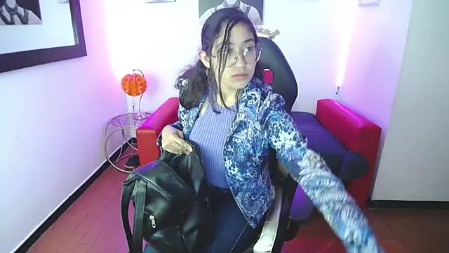 Lili Gomez  online show from 01-21-25, 06:45