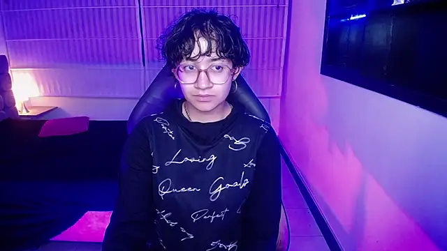 Lili Gomez  online show from 01-09-26, 11:02