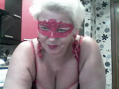 Snapshot of Lisa_Suzie chatting on 01-11-26, 01:05 Lisa Suzie online show from 01-11-26, 01:05