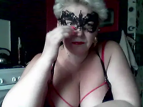 Snapshot of Lisa_Suzie chatting on 06-18-26, 06:35 Lisa Suzie online show from 06-18-26, 06:35