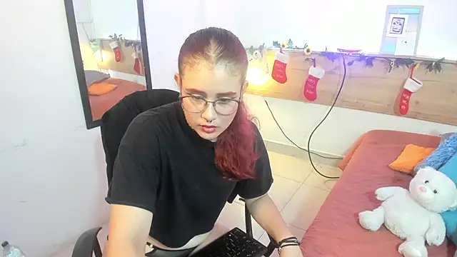 Emyli rousse  online show from 12-24-24, 01:28