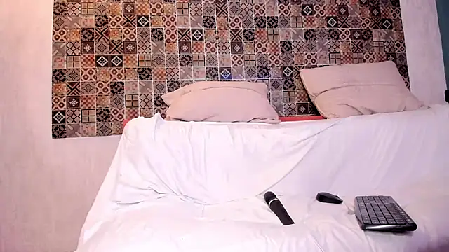 Snapshot of Pamela_Johnsonn chatting on 02-28-25, 10:39 Pamela Johnsonn online show from 02-28-25, 10:39