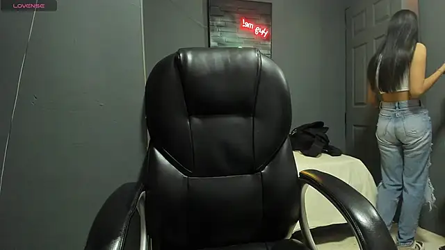 dakota-bright01 online show from 02-04-25, 12:22