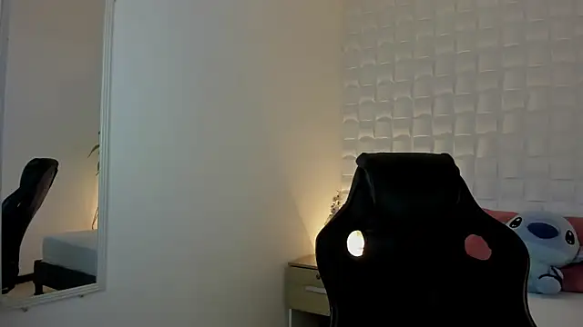 stephanya  online show from 01-09-25, 02:11