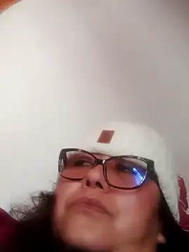 Darly Gomez online show from 12-31-24, 01:41