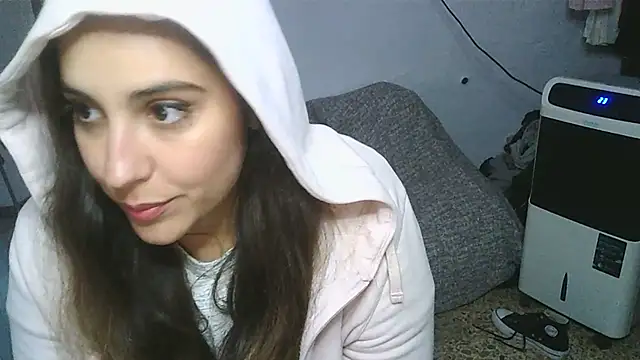 Snapshot of Ursumi1 chatting on 12-08-24, 04:07 Ursumi1 online show from 12-08-24, 04:07