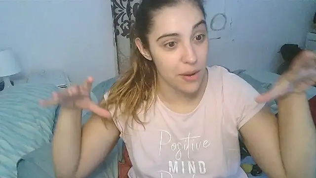 Snapshot of Ursumi1 chatting on 12-13-24, 11:28 Ursumi1 online show from 12-13-24, 11:28