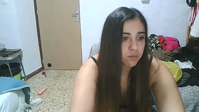 Snapshot of Ursumi1 chatting on 01-04-25, 07:13 Ursumi1 online show from 01-04-25, 07:13