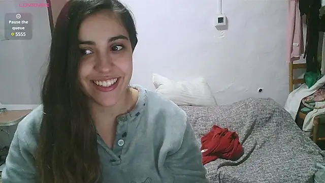 Snapshot of Ursumi1 chatting on 01-25-25, 07:28 Ursumi1 online show from 01-25-25, 07:28