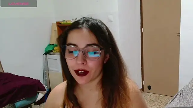 Snapshot of Ursumi1 chatting on 02-01-25, 04:33 Ursumi1 online show from 02-01-25, 04:33