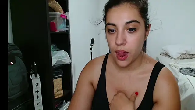 Snapshot of Ursumi1 chatting on 09-11-25, 12:49 Ursumi1 online show from 09-11-25, 12:49