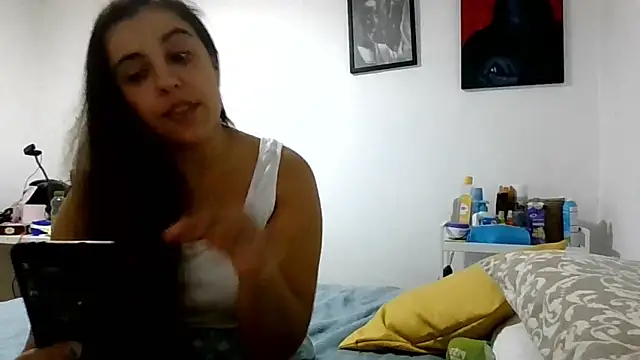 Snapshot of Ursumi1 chatting on 10-26-25, 04:02 Ursumi1 online show from 10-26-25, 04:02