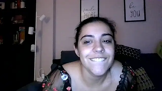 Snapshot of Ursumi1 chatting on 11-10-25, 09:14 Ursumi1 online show from 11-10-25, 09:14