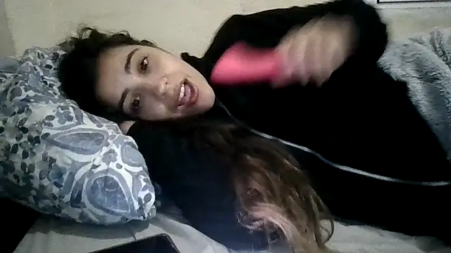 Snapshot of Ursumi1 chatting on 11-29-25, 09:18 Ursumi1 online show from 11-29-25, 09:18