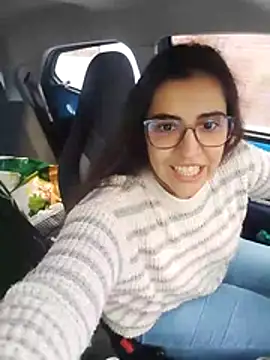 Snapshot of Ursumi1 chatting on 12-18-25, 03:51 Ursumi1 online show from 12-18-25, 03:51