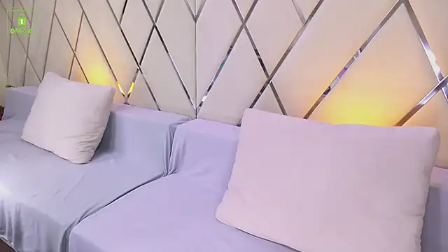 Ishtar Divine online show from 01-15-25, 04:47