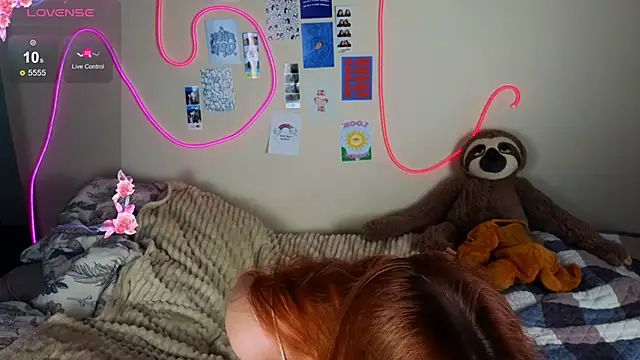 Snapshot of Penny_Staaar chatting on 02-13-25, 06:38 Penny Staaar online show from 02-13-25, 06:38