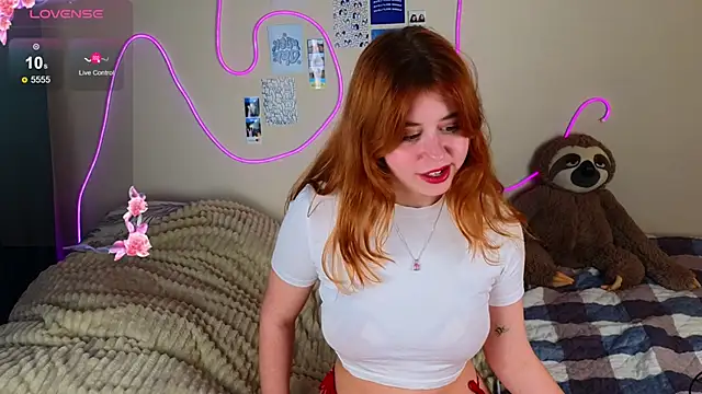 Snapshot of Penny_Staaar chatting on 02-25-25, 03:16 Penny Staaar online show from 02-25-25, 03:16