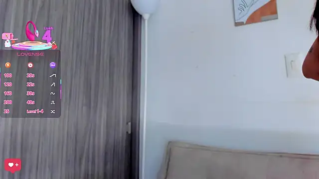 Snapshot of Tamaraa_Serra chatting on 10-25-25, 07:30 Tamaraa Serra online show from 10-25-25, 07:30