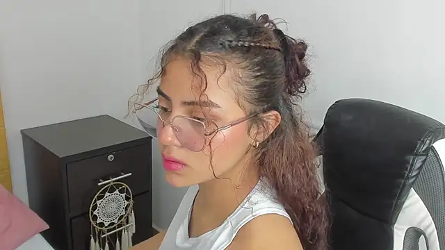 Snapshot of yaya23x chatting on 01-13-25, 07:31 yaya23x online show from 01-13-25, 07:31