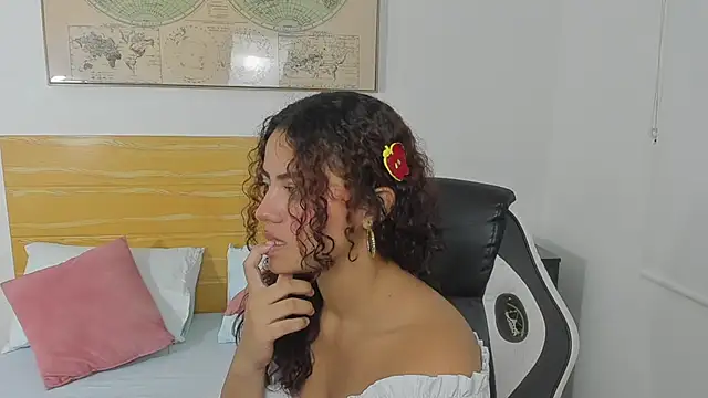 Snapshot of yaya23x chatting on 01-21-25, 12:07 yaya23x online show from 01-21-25, 12:07