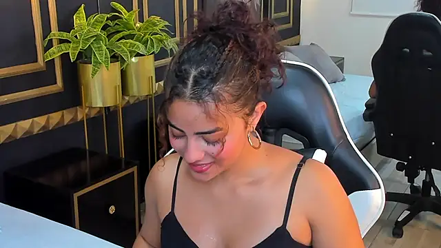 Snapshot of yaya23x chatting on 02-19-25, 07:38 yaya23x online show from 02-19-25, 07:38